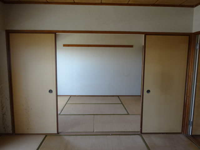 リノベーション前の8帖和室