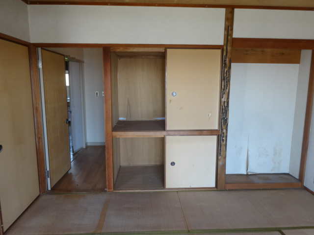 リノベーション前の8帖和室