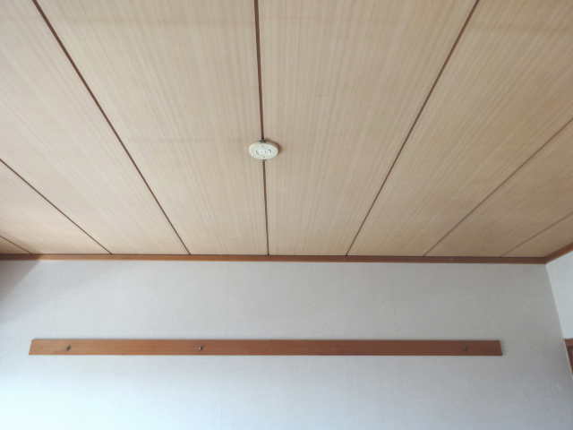 リノベーション前の6帖和室・天井