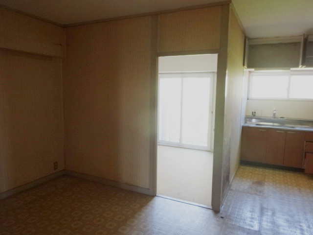 リノベーション前の4.5帖洋室前