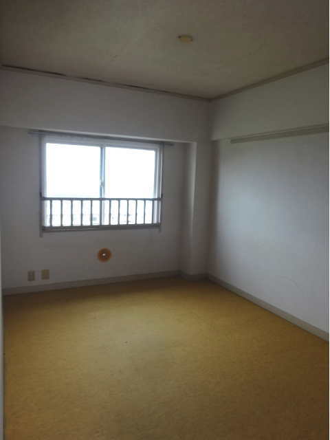 リノベーション前の6帖洋室