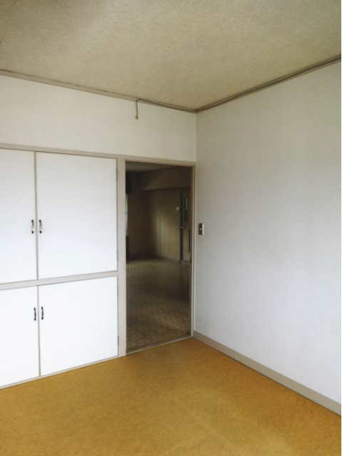 リノベーション前の6帖洋室