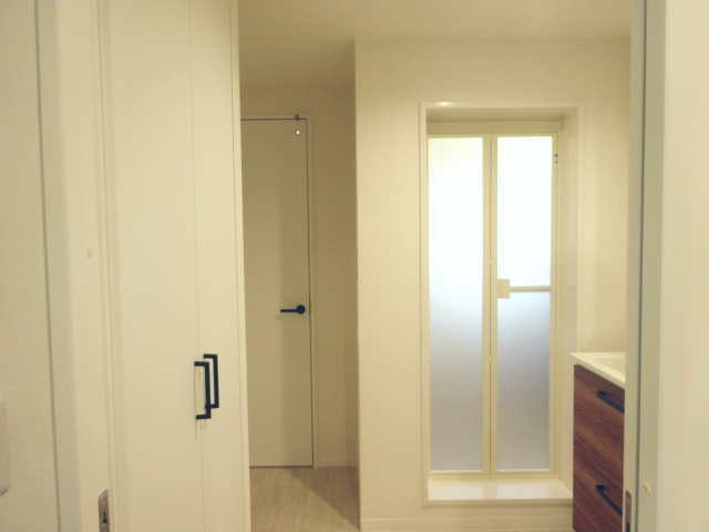 廊下右手側（洗面室方向）