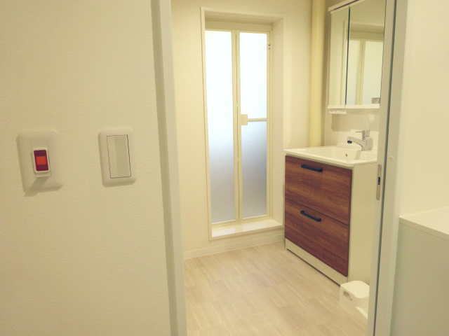 廊下右手側（洗面室方向）