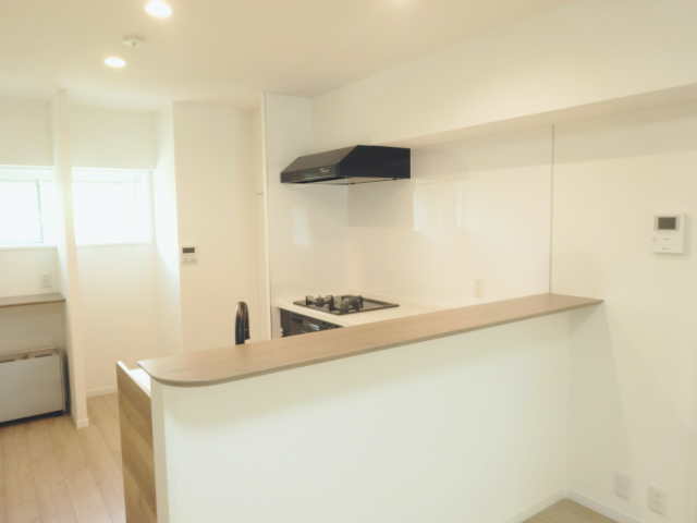 LDKから見たキッチン方向