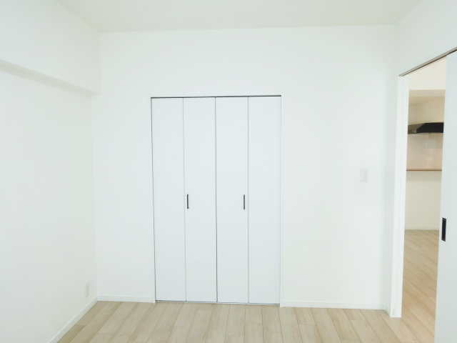 洋室6帖・クローゼット（扉・閉）